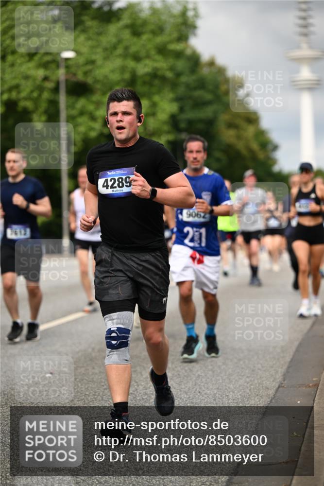 29.06.2025 - hella hamburg halbmarathon Dr. Thomas Lammeyer http://msf.ph/oto/8503600 29.06.2025 10:26:11 Kennedybrücke 1072, 1158, 1191, 1250, 1269, 1294, 1668, 1958, 1963, 2009, 2063, 2529, 2815, 2841, 2919, 3172, 3606, 3825, 3826, 4046, 4289, 4375, 4376, 5412, 5641, 5759, 6103, 6676, 7375, 7612, 7672, 8431, 8860, 8884, 8896, 8954, 8959, 9002, 9062, 9326, 9327, 9483, 9635, 9788, 9807, 10019, 10167, 10787, 10902, 10921, 11425 meine-sportfotos.de