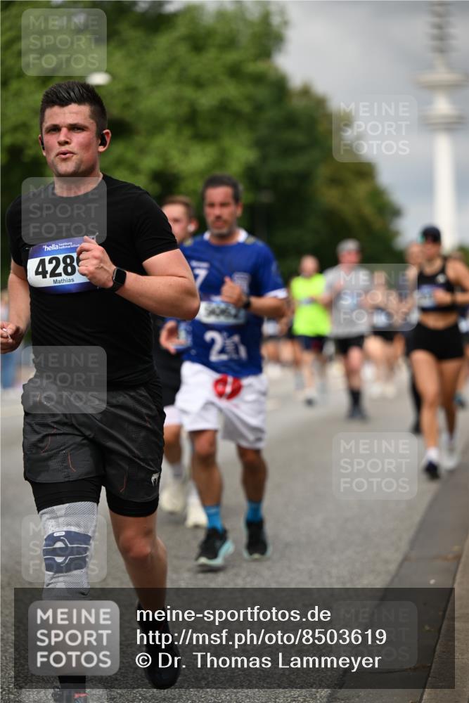 29.06.2025 - hella hamburg halbmarathon Dr. Thomas Lammeyer http://msf.ph/oto/8503619 29.06.2025 10:26:12 Kennedybrücke 1072, 1158, 1191, 1250, 1269, 1294, 1419, 1668, 1958, 1963, 2009, 2063, 2529, 2815, 2841, 2919, 3172, 3606, 3825, 3826, 4046, 4289, 4375, 4376, 5412, 5641, 6103, 6676, 7375, 7612, 7672, 8431, 8860, 8884, 8896, 8954, 8959, 9002, 9062, 9326, 9327, 9483, 9635, 9788, 9807, 10167, 10787, 10902, 10921, 11425 meine-sportfotos.de