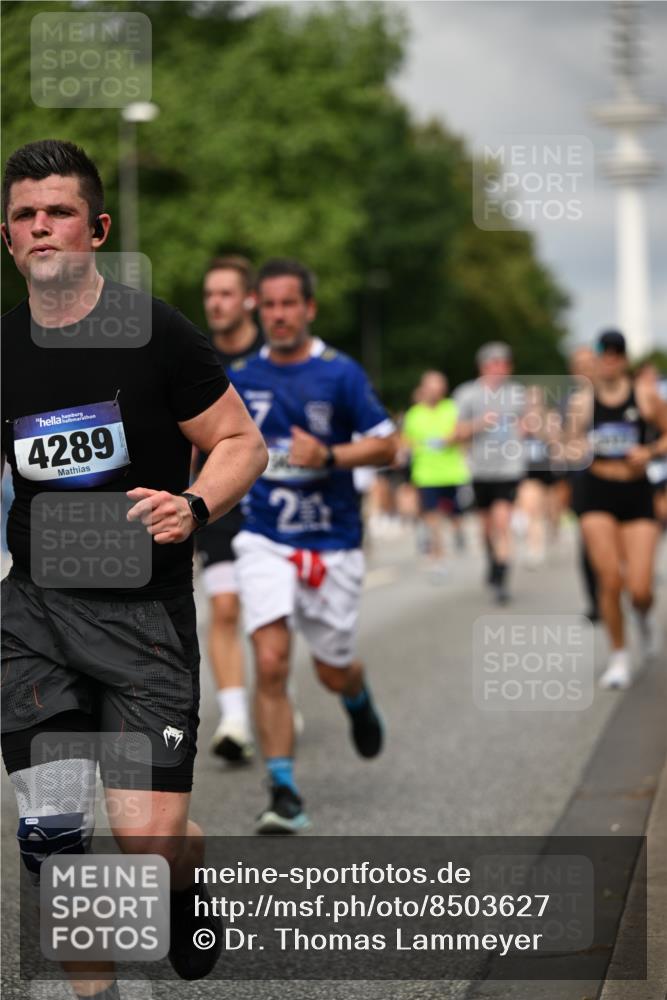 29.06.2025 - hella hamburg halbmarathon Dr. Thomas Lammeyer http://msf.ph/oto/8503627 29.06.2025 10:26:12 Kennedybrücke 1072, 1158, 1191, 1250, 1269, 1294, 1419, 1668, 1958, 1963, 2009, 2063, 2529, 2815, 2841, 2919, 3172, 3606, 3825, 3826, 4046, 4289, 4375, 4376, 5412, 5641, 6103, 6676, 7375, 7612, 7672, 8431, 8860, 8884, 8896, 8954, 8959, 9002, 9062, 9326, 9327, 9483, 9635, 9788, 9807, 10167, 10787, 10902, 10921, 11425 meine-sportfotos.de