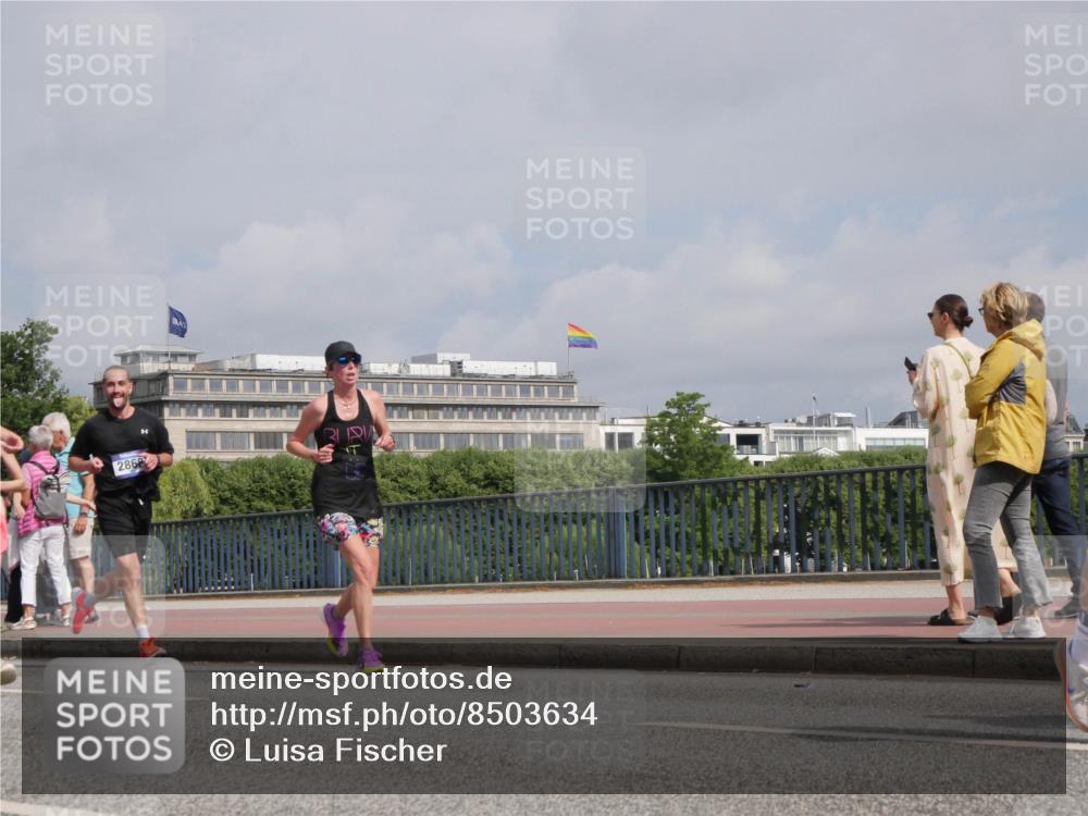 29.06.2025 - hella hamburg halbmarathon Luisa Fischer http://msf.ph/oto/8503634 29.06.2025 10:13:51 Kennedybrücke 2868, 1548, 1781, 2868, 4287, 8171, 8561, 10196 meine-sportfotos.de