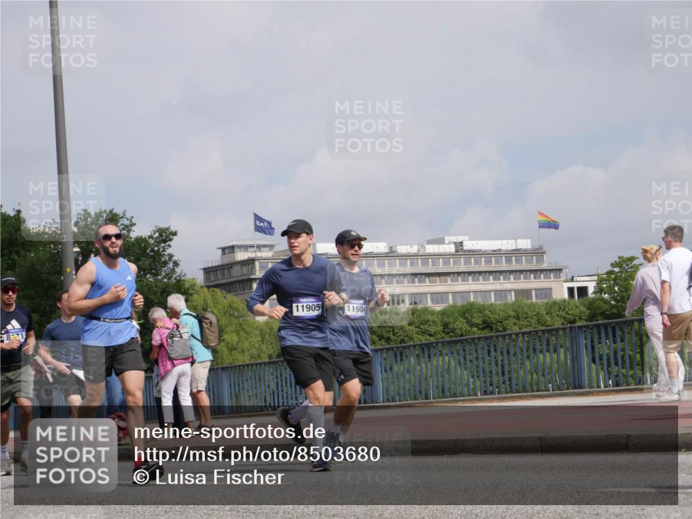 29.06.2025 - hella hamburg halbmarathon Luisa Fischer http://msf.ph/oto/8503680 29.06.2025 10:13:56 Kennedybrücke 871, 11905, 11904, 2868, 4287, 5440, 8171, 8807, 10196 meine-sportfotos.de