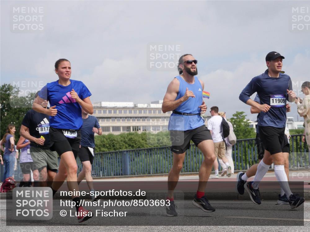 29.06.2025 - hella hamburg halbmarathon Luisa Fischer http://msf.ph/oto/8503693 29.06.2025 10:13:58 Kennedybrücke 817, 0796, 11905, 4287, 5440, 8171, 8807, 8810, 10196 meine-sportfotos.de