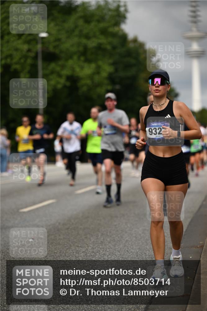 29.06.2025 - hella hamburg halbmarathon Dr. Thomas Lammeyer http://msf.ph/oto/8503714 29.06.2025 10:26:14 Kennedybrücke 1158, 1269, 1294, 1419, 1668, 1958, 1963, 2009, 2063, 2172, 2529, 2815, 2841, 2919, 3108, 3172, 3768, 3825, 3826, 3946, 4046, 4289, 4375, 4376, 5412, 5641, 6103, 6676, 7375, 7612, 7672, 8431, 8860, 8884, 8896, 8954, 8959, 9002, 9062, 9326, 9327, 9483, 9635, 9788, 9807, 10167, 10710, 10787, 10902, 10921, 11425 meine-sportfotos.de
