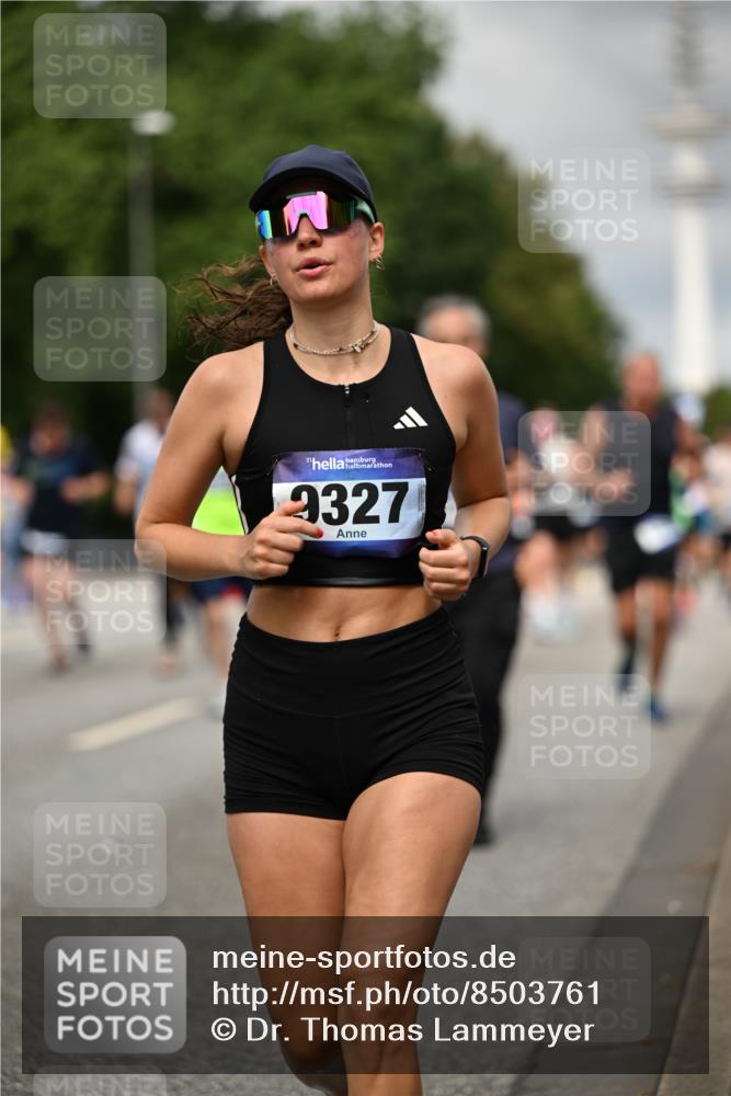 29.06.2025 - hella hamburg halbmarathon Dr. Thomas Lammeyer http://msf.ph/oto/8503761 29.06.2025 10:26:15 Kennedybrücke 1158, 1269, 1294, 1419, 1668, 1958, 1963, 2009, 2063, 2172, 2529, 2841, 2919, 3108, 3172, 3768, 3825, 3826, 3946, 4046, 4289, 4375, 4376, 4556, 5079, 5412, 5641, 6103, 6676, 6805, 7375, 7612, 7672, 8431, 8860, 8884, 8896, 8954, 8959, 9002, 9062, 9326, 9327, 9483, 9635, 9788, 9807, 10167, 10710, 10787, 10902, 10921 meine-sportfotos.de