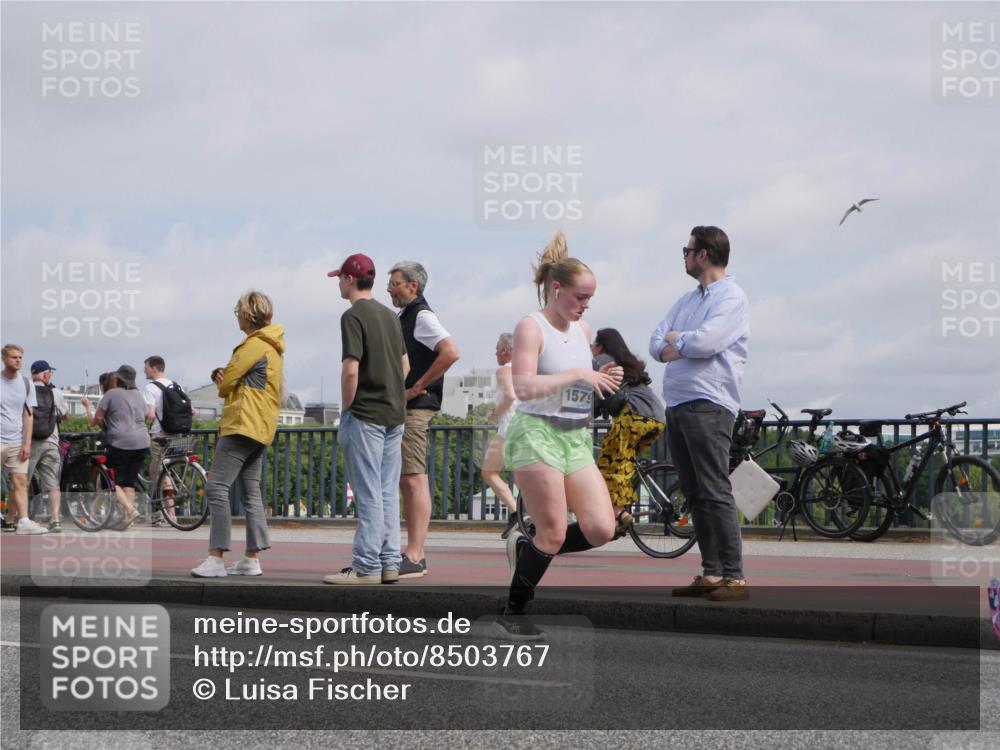 29.06.2025 - hella hamburg halbmarathon Luisa Fischer http://msf.ph/oto/8503767 29.06.2025 10:14:10 Kennedybrücke 1579, 1531, 8810, 10372 meine-sportfotos.de