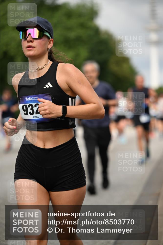 29.06.2025 - hella hamburg halbmarathon Dr. Thomas Lammeyer http://msf.ph/oto/8503770 29.06.2025 10:26:16 Kennedybrücke 1158, 1269, 1294, 1419, 1668, 1958, 1963, 2009, 2063, 2172, 2529, 2841, 2919, 3108, 3172, 3735, 3768, 3825, 3826, 3946, 4046, 4289, 4375, 4376, 4556, 5079, 5641, 6030, 6103, 6676, 6805, 7375, 7612, 7672, 8431, 8860, 8884, 8896, 8954, 8959, 9002, 9062, 9327, 9516, 9635, 9788, 9807, 10167, 10710, 10787, 10902, 10921 meine-sportfotos.de