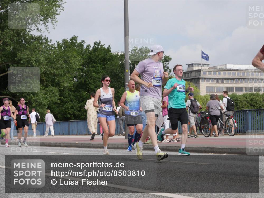 29.06.2025 - hella hamburg halbmarathon Luisa Fischer http://msf.ph/oto/8503810 29.06.2025 10:14:19 Kennedybrücke 5990, 5991, 5379, 9169, 11321, 1866, 1166, 1531, 1866, 1992, 4227, 5379, 5990, 5991, 9169, 9191, 10372 meine-sportfotos.de