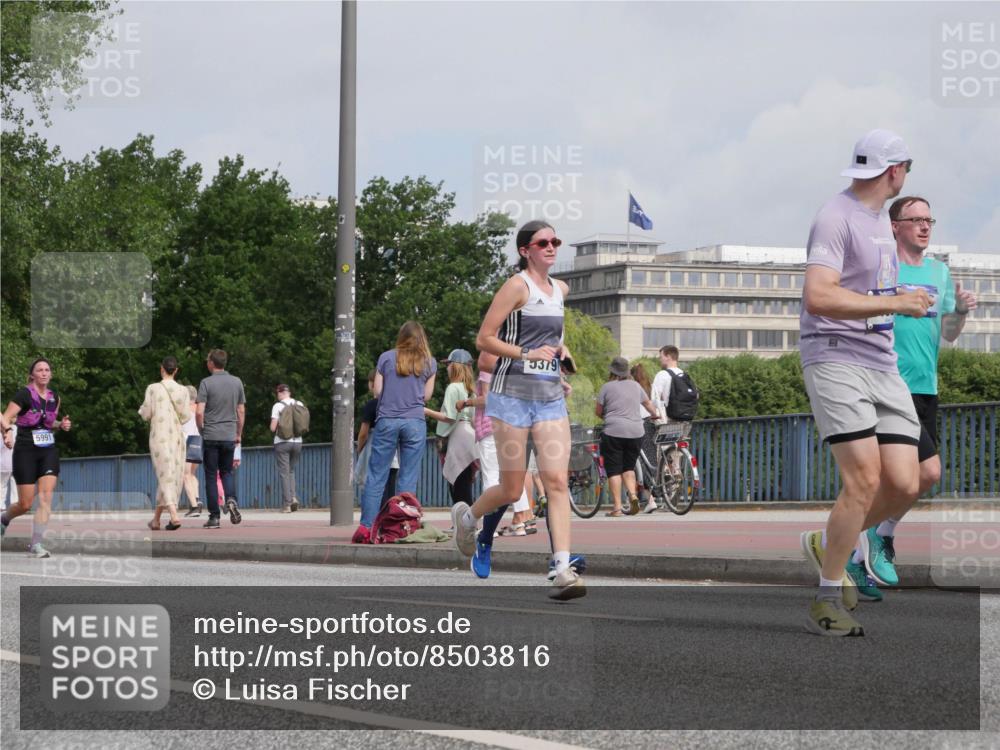 29.06.2025 - hella hamburg halbmarathon Luisa Fischer http://msf.ph/oto/8503816 29.06.2025 10:14:20 Kennedybrücke 5991, 5379, 1166, 1531, 1866, 1992, 4227, 5379, 5990, 5991, 9169, 9191, 10372 meine-sportfotos.de