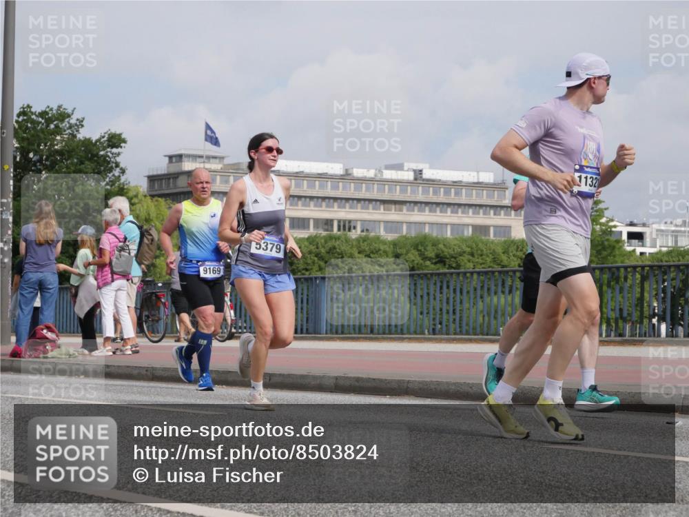 29.06.2025 - hella hamburg halbmarathon Luisa Fischer http://msf.ph/oto/8503824 29.06.2025 10:14:21 Kennedybrücke 9169, 5379, 11321, 1166, 1866, 1992, 4227, 5379, 5990, 5991, 9169, 9191, 10372 meine-sportfotos.de