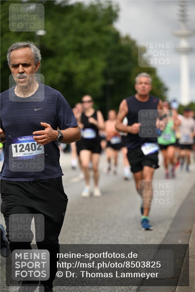 29.06.2025 - hella hamburg halbmarathon Dr. Thomas Lammeyer http://msf.ph/oto/8503825 29.06.2025 10:26:18 Kennedybrücke 1158, 1269, 1294, 1419, 1668, 1963, 2009, 2063, 2172, 2919, 3108, 3172, 3735, 3768, 3825, 3826, 3946, 4046, 4114, 4289, 4375, 4376, 4556, 5079, 5641, 6030, 6676, 6805, 6849, 7375, 7612, 7672, 7794, 8431, 8860, 8884, 8896, 8954, 9002, 9062, 9204, 9327, 9516, 9635, 9788, 9807, 10167, 10710, 10902, 10921, 10961 meine-sportfotos.de
