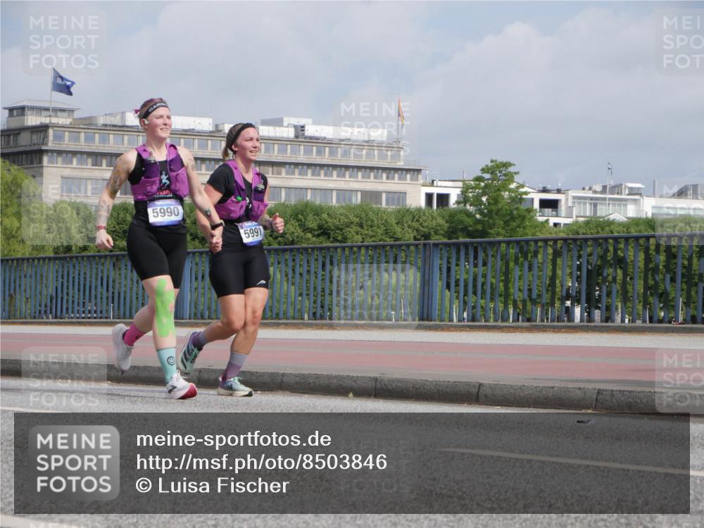 29.06.2025 - hella hamburg halbmarathon Luisa Fischer http://msf.ph/oto/8503846 29.06.2025 10:14:25 Kennedybrücke 5990, 5991, 1166, 1992, 4227, 5254, 5990, 5991, 7571, 9169, 9191, 10428 meine-sportfotos.de