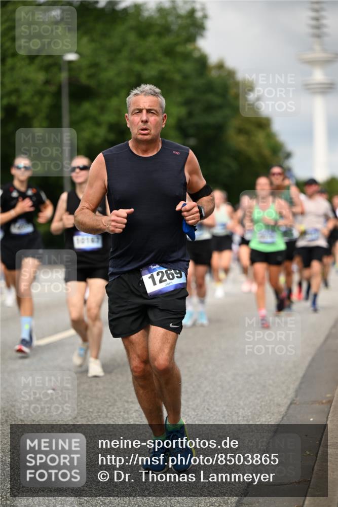 29.06.2025 - hella hamburg halbmarathon Dr. Thomas Lammeyer http://msf.ph/oto/8503865 29.06.2025 10:26:19 Kennedybrücke 1158, 1269, 1294, 1419, 1668, 1963, 2009, 2063, 2172, 2919, 3108, 3172, 3735, 3768, 3825, 3826, 3946, 4046, 4114, 4289, 4375, 4376, 4556, 5079, 6030, 6303, 6676, 6805, 6849, 7162, 7375, 7612, 7794, 8431, 8860, 8884, 8896, 8954, 9002, 9062, 9204, 9327, 9516, 9635, 9788, 9807, 10167, 10241, 10663, 10710, 10902, 10921, 10961 meine-sportfotos.de