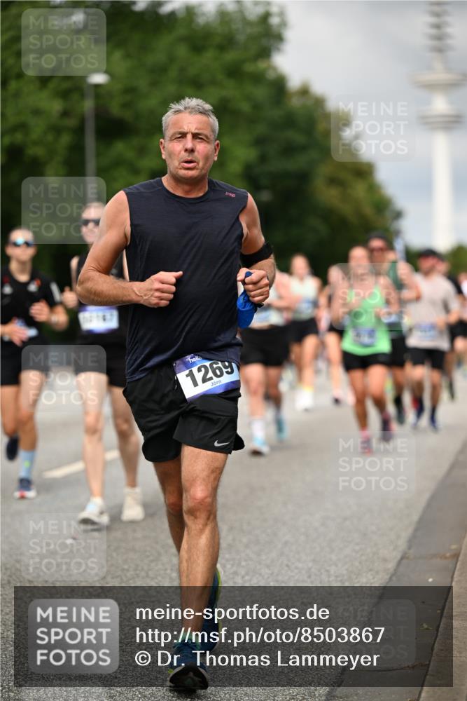 29.06.2025 - hella hamburg halbmarathon Dr. Thomas Lammeyer http://msf.ph/oto/8503867 29.06.2025 10:26:19 Kennedybrücke 1158, 1269, 1294, 1419, 1668, 1963, 2009, 2063, 2172, 2919, 3108, 3172, 3735, 3768, 3825, 3826, 3946, 4046, 4114, 4289, 4375, 4376, 4556, 5079, 6030, 6303, 6676, 6805, 6849, 7162, 7375, 7612, 7794, 8431, 8860, 8884, 8896, 8954, 9002, 9062, 9204, 9327, 9516, 9635, 9788, 9807, 10167, 10241, 10663, 10710, 10902, 10921, 10961 meine-sportfotos.de