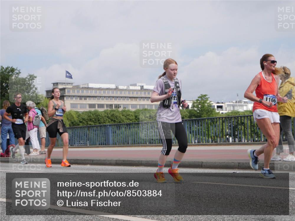 29.06.2025 - hella hamburg halbmarathon Luisa Fischer http://msf.ph/oto/8503884 29.06.2025 10:14:29 Kennedybrücke 0428, 15945, 1166, 1166, 1992, 4227, 5254, 5990, 5991, 7571, 9191, 10428 meine-sportfotos.de