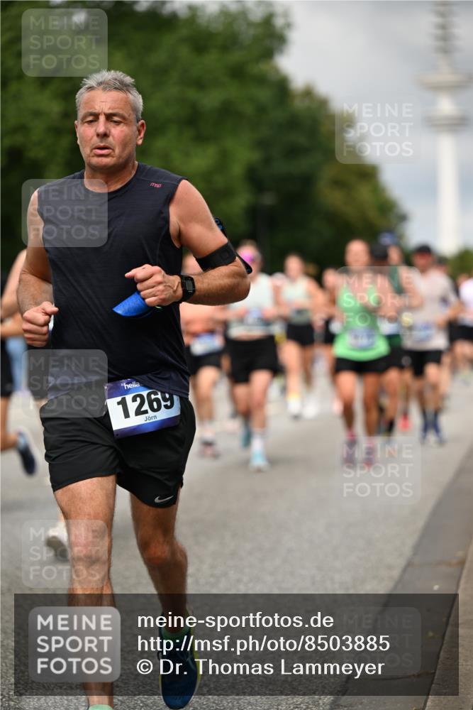 29.06.2025 - hella hamburg halbmarathon Dr. Thomas Lammeyer http://msf.ph/oto/8503885 29.06.2025 10:26:19 Kennedybrücke 1158, 1269, 1294, 1419, 1668, 1963, 2009, 2063, 2172, 2919, 3108, 3172, 3735, 3768, 3825, 3826, 3946, 4046, 4114, 4289, 4375, 4376, 4556, 5079, 6030, 6303, 6676, 6805, 6849, 7162, 7375, 7612, 7794, 8431, 8860, 8884, 8896, 8954, 9002, 9062, 9204, 9327, 9516, 9635, 9788, 9807, 10167, 10241, 10663, 10710, 10902, 10921, 10961 meine-sportfotos.de