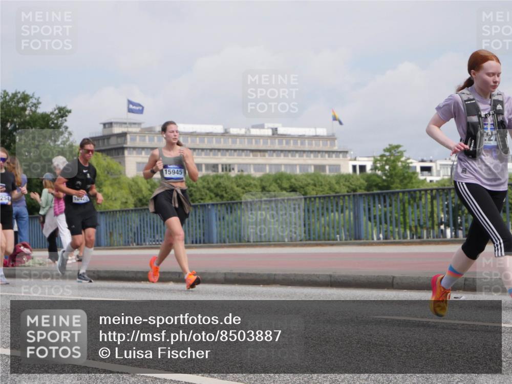 29.06.2025 - hella hamburg halbmarathon Luisa Fischer http://msf.ph/oto/8503887 29.06.2025 10:14:29 Kennedybrücke 254, 10428, 15945, 1166, 1992, 4227, 5254, 5990, 5991, 7571, 9191, 10428 meine-sportfotos.de