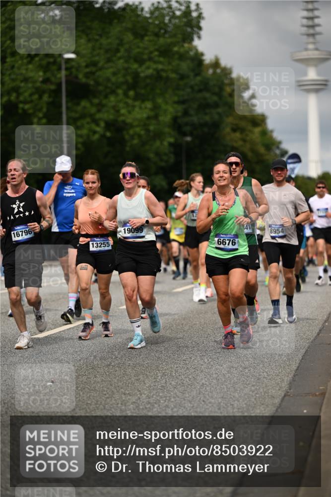 29.06.2025 - hella hamburg halbmarathon Dr. Thomas Lammeyer http://msf.ph/oto/8503922 29.06.2025 10:26:20 Kennedybrücke 1158, 1269, 1294, 1419, 1598, 1668, 1963, 2009, 2063, 2172, 2919, 3108, 3172, 3458, 3735, 3768, 3825, 3946, 4114, 4289, 4375, 4376, 4556, 5079, 6030, 6303, 6676, 6805, 6849, 6977, 7162, 7375, 7612, 7794, 8431, 8860, 8884, 8896, 8954, 9002, 9062, 9204, 9327, 9516, 9635, 9788, 9807, 10167, 10241, 10663, 10710, 10902, 10921, 10961 meine-sportfotos.de