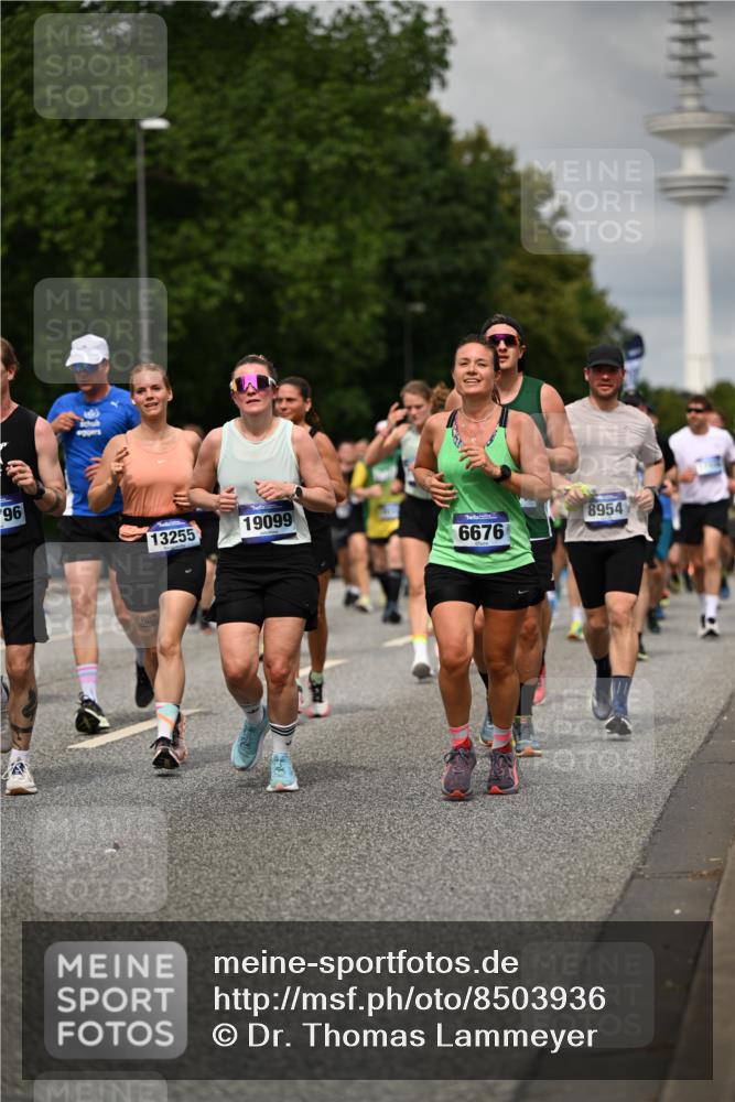 29.06.2025 - hella hamburg halbmarathon Dr. Thomas Lammeyer http://msf.ph/oto/8503936 29.06.2025 10:26:21 Kennedybrücke 1269, 1294, 1419, 1598, 1668, 1963, 2009, 2063, 2172, 2919, 3108, 3172, 3458, 3735, 3768, 3825, 3946, 4113, 4114, 4289, 4375, 4376, 4556, 5079, 6030, 6303, 6676, 6805, 6849, 6977, 7097, 7162, 7375, 7612, 7794, 8431, 8860, 8884, 8954, 9002, 9062, 9204, 9327, 9516, 9788, 9807, 10167, 10241, 10663, 10710, 10902, 10921, 10961 meine-sportfotos.de