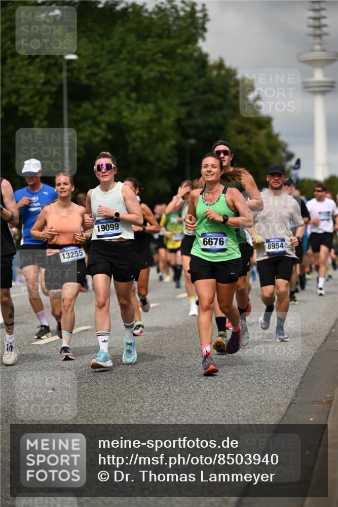 29.06.2025 - hella hamburg halbmarathon Dr. Thomas Lammeyer http://msf.ph/oto/8503940 29.06.2025 10:26:21 Kennedybrücke 1269, 1294, 1419, 1598, 1668, 1963, 2009, 2063, 2172, 2919, 3108, 3172, 3458, 3735, 3768, 3825, 3946, 4113, 4114, 4289, 4375, 4376, 4556, 5079, 6030, 6303, 6676, 6805, 6849, 6977, 7097, 7162, 7375, 7612, 7794, 8431, 8860, 8884, 8954, 9002, 9062, 9204, 9327, 9516, 9788, 9807, 10167, 10241, 10663, 10710, 10902, 10921, 10961 meine-sportfotos.de