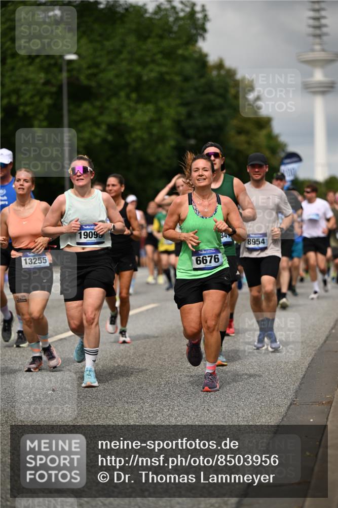 29.06.2025 - hella hamburg halbmarathon Dr. Thomas Lammeyer http://msf.ph/oto/8503956 29.06.2025 10:26:21 Kennedybrücke 1269, 1294, 1419, 1598, 1668, 1963, 2009, 2063, 2172, 2919, 3108, 3172, 3458, 3735, 3768, 3825, 3946, 4113, 4114, 4289, 4375, 4376, 4556, 5079, 6030, 6303, 6676, 6805, 6849, 6977, 7097, 7162, 7375, 7612, 7794, 8431, 8860, 8884, 8954, 9002, 9062, 9204, 9327, 9516, 9788, 9807, 10167, 10241, 10663, 10710, 10902, 10921, 10961 meine-sportfotos.de