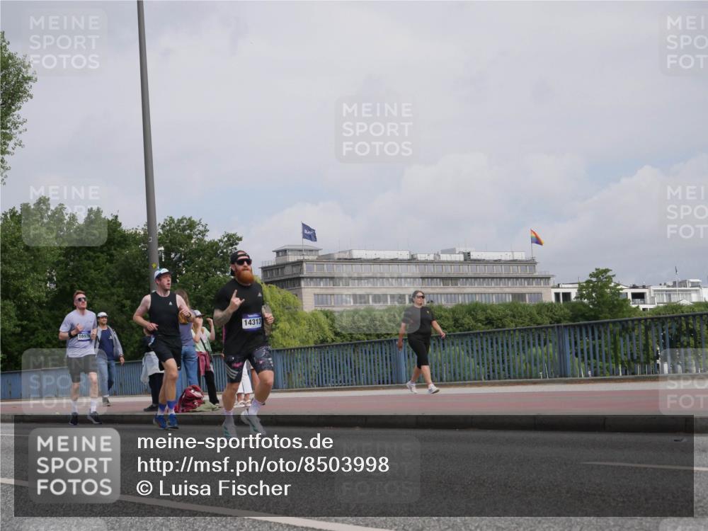 29.06.2025 - hella hamburg halbmarathon Luisa Fischer http://msf.ph/oto/8503998 29.06.2025 10:14:47 Kennedybrücke 16976, 14313, 1062, 1790, 2661, 3837, 7370, 7474, 8368, 9254 meine-sportfotos.de