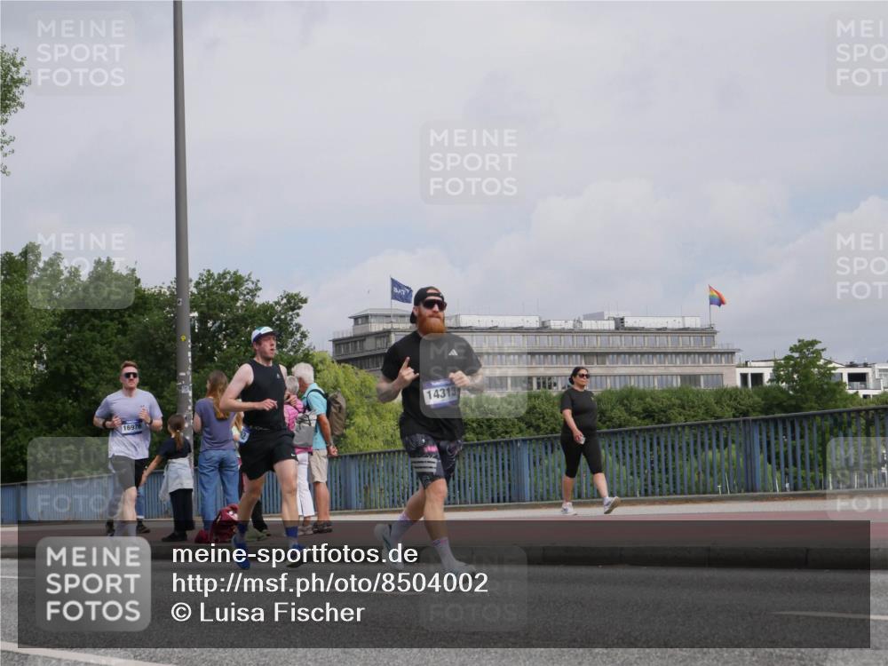 29.06.2025 - hella hamburg halbmarathon Luisa Fischer http://msf.ph/oto/8504002 29.06.2025 10:14:48 Kennedybrücke 16976, 14313, 1062, 1790, 2661, 3837, 7370, 7474, 9254 meine-sportfotos.de