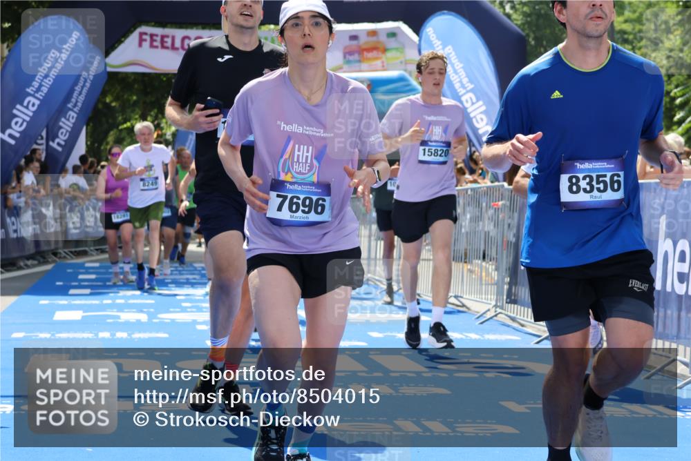 29.06.2025 - hella hamburg halbmarathon Strokosch-Dieckow http://msf.ph/oto/8504015 29.06.2025 11:36:37 Ziel 1819, 2853, 3558, 3920, 4385, 4449, 5560, 7695, 7696, 8249, 8356, 8985, 9628, 10027, 13462, 15820, 15827, 16032, 17156, 17609, 17749, 17793, 18091, 18809 meine-sportfotos.de