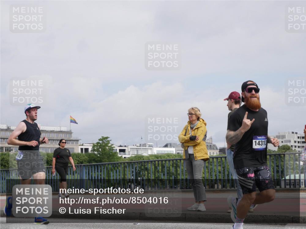 29.06.2025 - hella hamburg halbmarathon Luisa Fischer http://msf.ph/oto/8504016 29.06.2025 10:14:49 Kennedybrücke 62, 14313, 1062, 1790, 3837, 7370, 7474, 9254 meine-sportfotos.de