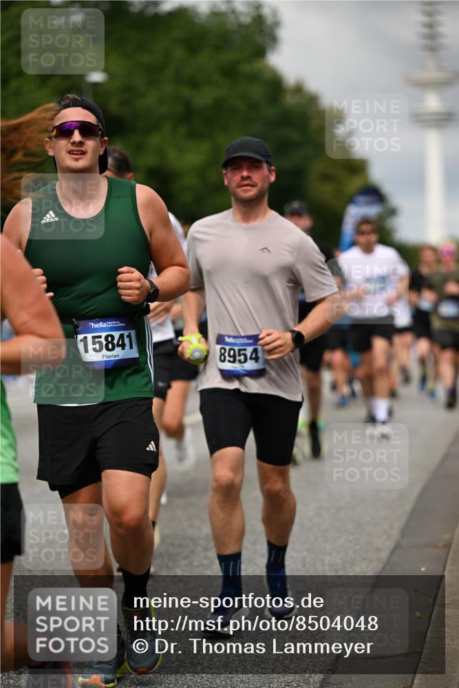 29.06.2025 - hella hamburg halbmarathon Dr. Thomas Lammeyer http://msf.ph/oto/8504048 29.06.2025 10:26:24 Kennedybrücke 1269, 1294, 1419, 1598, 1963, 2009, 2063, 2172, 2351, 2919, 3108, 3172, 3458, 3735, 3768, 3910, 3946, 4113, 4114, 4289, 4375, 4376, 4556, 4829, 5079, 6030, 6303, 6676, 6805, 6849, 6977, 7097, 7162, 7375, 7612, 7794, 8431, 8884, 8954, 9062, 9204, 9327, 9516, 9788, 9807, 10167, 10241, 10663, 10710, 10902, 10961, 11046 meine-sportfotos.de