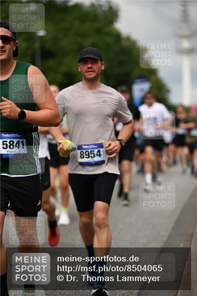 29.06.2025 - hella hamburg halbmarathon Dr. Thomas Lammeyer http://msf.ph/oto/8504065 29.06.2025 10:26:24 Kennedybrücke 1269, 1294, 1419, 1598, 1963, 2009, 2063, 2172, 2351, 2919, 3108, 3172, 3458, 3735, 3768, 3910, 3946, 4113, 4114, 4289, 4375, 4376, 4556, 4829, 5079, 6030, 6303, 6676, 6805, 6849, 6977, 7097, 7162, 7375, 7612, 7794, 8431, 8884, 8954, 9062, 9204, 9327, 9516, 9788, 9807, 10167, 10241, 10663, 10710, 10902, 10961, 11046 meine-sportfotos.de