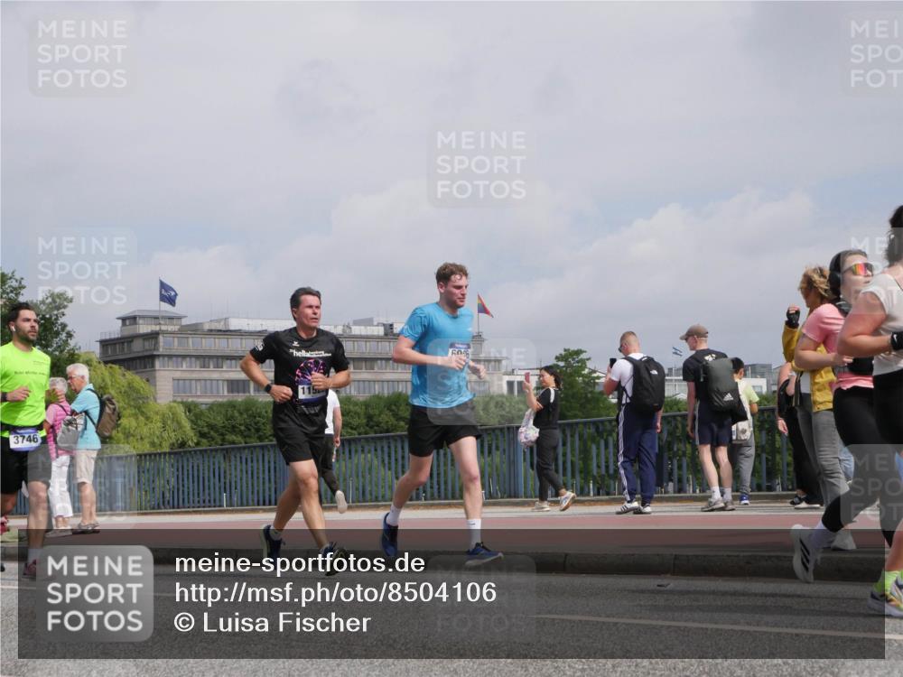 29.06.2025 - hella hamburg halbmarathon Luisa Fischer http://msf.ph/oto/8504106 29.06.2025 10:15:00 Kennedybrücke 3746, 9, 115, 4, 1790, 3746, 4499, 6966, 8207, 9119, 9253, 9405 meine-sportfotos.de