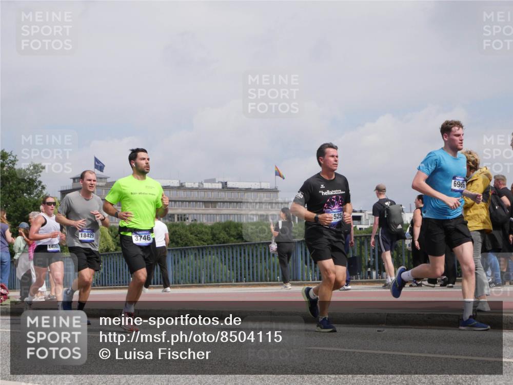 29.06.2025 - hella hamburg halbmarathon Luisa Fischer http://msf.ph/oto/8504115 29.06.2025 10:15:01 Kennedybrücke 14060, 18429, 3746, 1, 525, 6966, 3746, 4499, 6966, 8206, 8207, 9119, 9253, 9405 meine-sportfotos.de