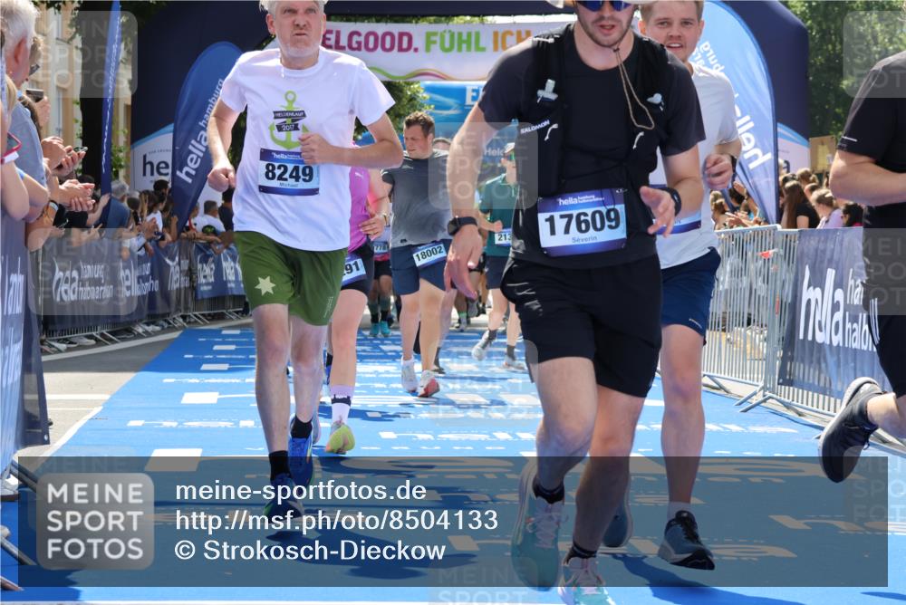 29.06.2025 - hella hamburg halbmarathon Strokosch-Dieckow http://msf.ph/oto/8504133 29.06.2025 11:36:41 Ziel 2853, 3920, 4385, 4449, 5560, 7696, 8249, 8356, 8985, 10027, 10707, 10872, 11843, 12684, 15820, 16032, 16866, 16884, 17156, 17609, 17749, 17793, 18002, 18091, 18809 meine-sportfotos.de
