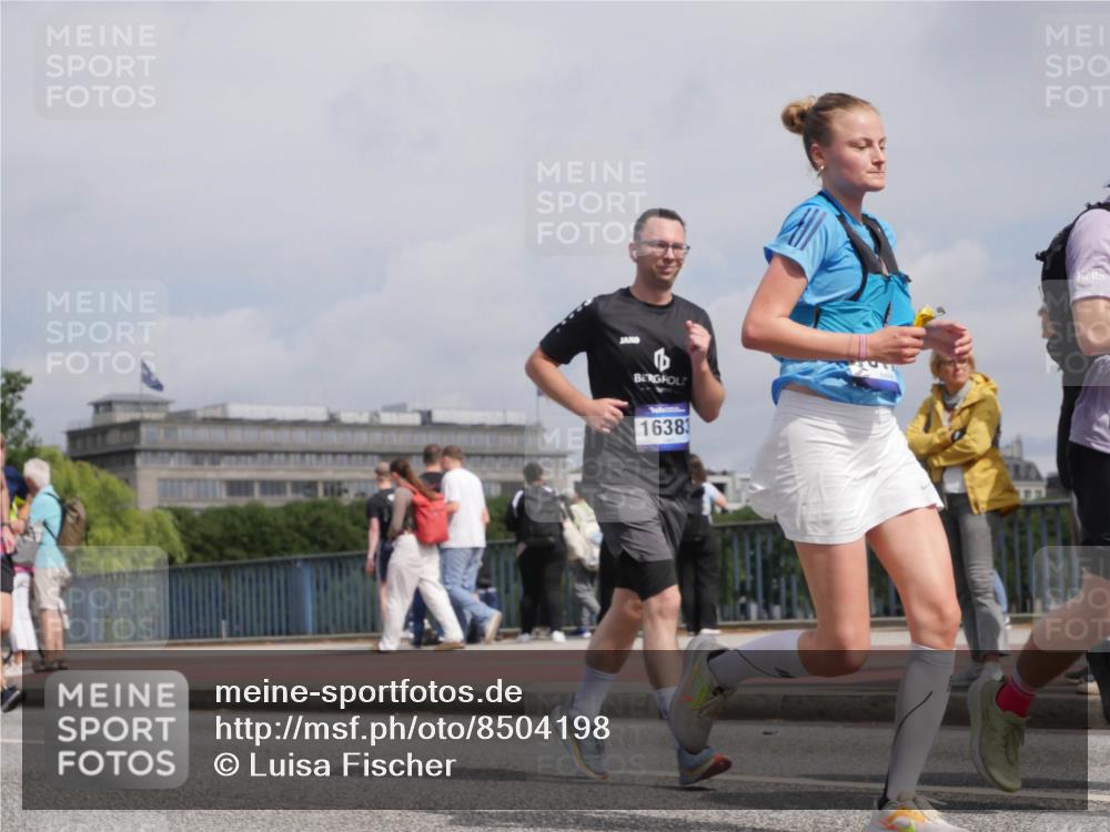 29.06.2025 - hella hamburg halbmarathon Luisa Fischer http://msf.ph/oto/8504198 29.06.2025 10:15:10 Kennedybrücke 1, 16383, 1249, 1850, 1851, 2963, 2964, 3182, 3248, 3262, 4453, 5166, 5176, 6822, 6871, 8206, 8207, 9253 meine-sportfotos.de