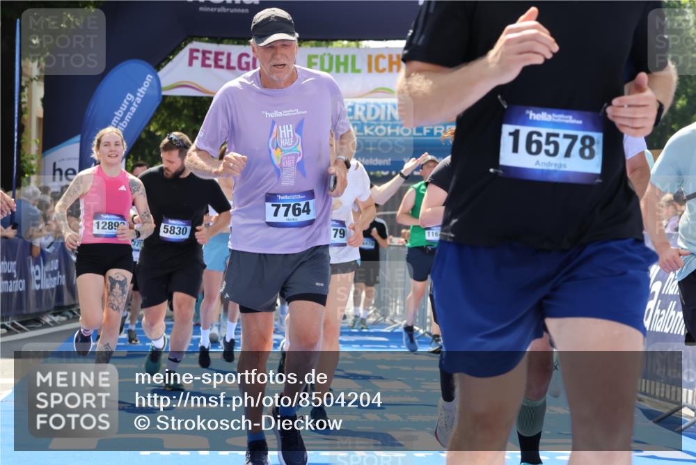 29.06.2025 - hella hamburg halbmarathon Strokosch-Dieckow http://msf.ph/oto/8504204 29.06.2025 11:36:49 Ziel 2132, 5560, 5829, 5830, 6171, 6329, 7764, 7778, 8249, 10210, 10707, 10872, 11843, 12684, 12892, 13103, 13375, 14179, 15032, 15304, 15331, 15885, 16304, 16578, 16866, 16884, 17305, 17307, 17789, 18002, 19230 meine-sportfotos.de