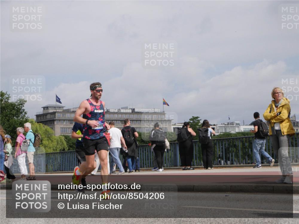29.06.2025 - hella hamburg halbmarathon Luisa Fischer http://msf.ph/oto/8504206 29.06.2025 10:15:11 Kennedybrücke 369, 1249, 1850, 1851, 2963, 2964, 3182, 3248, 3262, 4453, 5166, 5176, 6822, 6871, 8206, 8207, 8971, 10685 meine-sportfotos.de