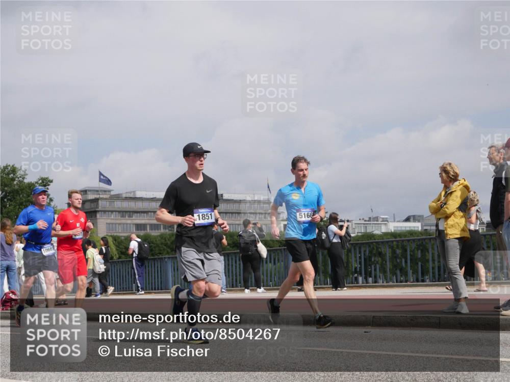 29.06.2025 - hella hamburg halbmarathon Luisa Fischer http://msf.ph/oto/8504267 29.06.2025 10:15:19 Kennedybrücke 10689, 1851, 5166, 1249, 1610, 1785, 1850, 1851, 2963, 2964, 3182, 3248, 3262, 4453, 5150, 5166, 5176, 6822, 7907, 8971, 9428, 10685 meine-sportfotos.de
