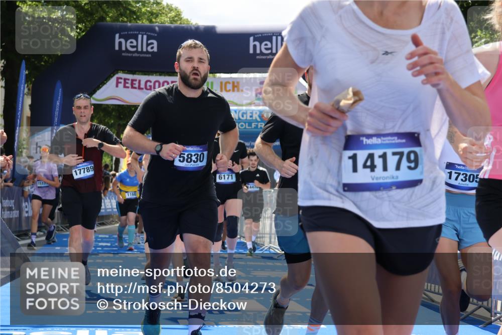 29.06.2025 - hella hamburg halbmarathon Strokosch-Dieckow http://msf.ph/oto/8504273 29.06.2025 11:36:52 Ziel 2132, 4316, 4884, 5829, 5830, 6171, 6329, 6365, 7764, 7778, 10210, 10707, 10872, 11676, 11843, 12555, 12684, 12892, 13103, 13375, 14179, 15032, 15304, 15331, 15885, 16304, 16578, 16866, 16884, 17305, 17307, 17789, 18002, 19230 meine-sportfotos.de