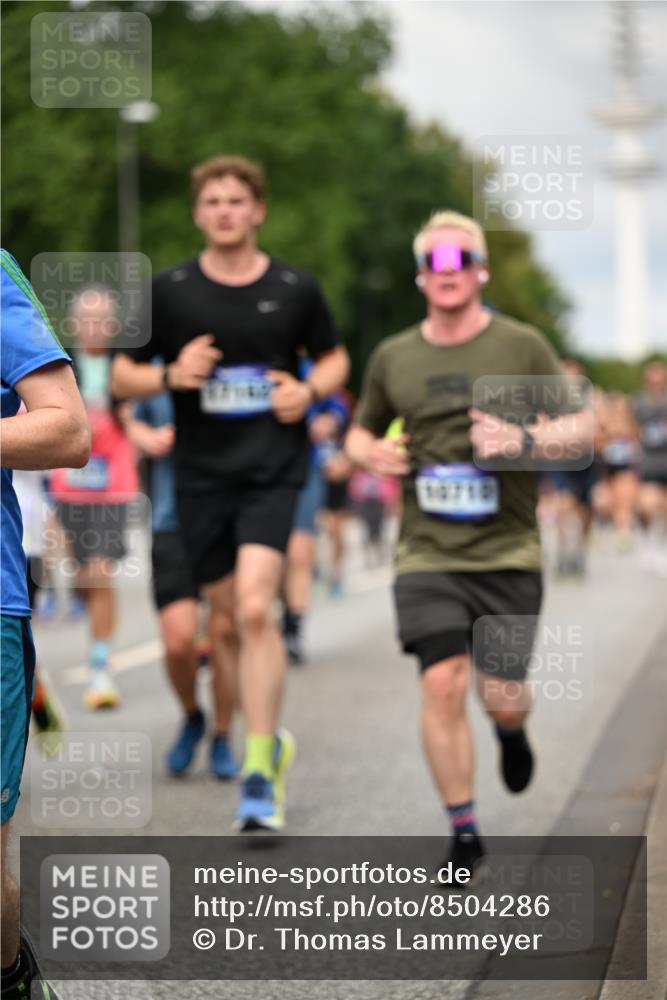 29.06.2025 - hella hamburg halbmarathon Dr. Thomas Lammeyer http://msf.ph/oto/8504286 29.06.2025 10:26:30 Kennedybrücke 1269, 1294, 1419, 1598, 1963, 2063, 2172, 2351, 2919, 3108, 3172, 3458, 3735, 3768, 3910, 3946, 4113, 4114, 4375, 4376, 4556, 4559, 4829, 5079, 6030, 6303, 6307, 6676, 6805, 6849, 6899, 6977, 7097, 7162, 7794, 8511, 8884, 8954, 9204, 9516, 9788, 9807, 10167, 10241, 10663, 10710, 10739, 10902, 10961, 11046 meine-sportfotos.de