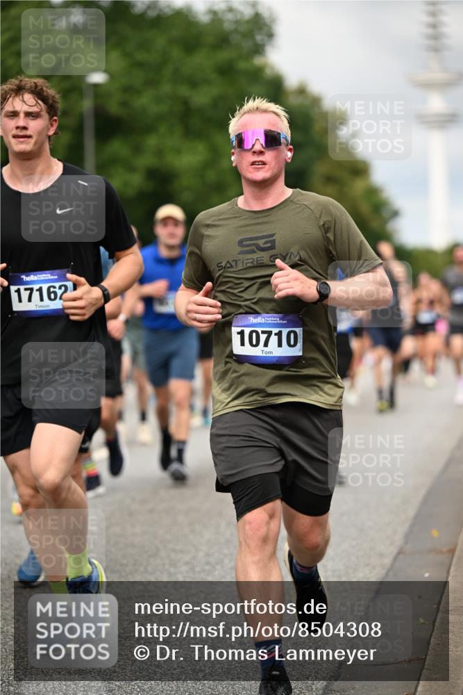 29.06.2025 - hella hamburg halbmarathon Dr. Thomas Lammeyer http://msf.ph/oto/8504308 29.06.2025 10:26:31 Kennedybrücke 1269, 1294, 1419, 1598, 1963, 2063, 2172, 2351, 2919, 3108, 3172, 3458, 3735, 3768, 3910, 3946, 3995, 4113, 4114, 4131, 4375, 4376, 4556, 4559, 4829, 5079, 6030, 6303, 6307, 6676, 6805, 6820, 6849, 6899, 6977, 7097, 7162, 7794, 8511, 8855, 8884, 8954, 9204, 9516, 9807, 10167, 10241, 10663, 10710, 10739, 10902, 10961, 11046 meine-sportfotos.de