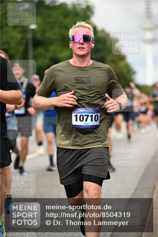 29.06.2025 - hella hamburg halbmarathon Dr. Thomas Lammeyer http://msf.ph/oto/8504319 29.06.2025 10:26:31 Kennedybrücke 1269, 1294, 1419, 1598, 1963, 2063, 2172, 2351, 2919, 3108, 3172, 3458, 3735, 3768, 3910, 3946, 3995, 4113, 4114, 4131, 4375, 4376, 4556, 4559, 4829, 5079, 6030, 6303, 6307, 6676, 6805, 6820, 6849, 6899, 6977, 7097, 7162, 7794, 8511, 8855, 8884, 8954, 9204, 9516, 9807, 10167, 10241, 10663, 10710, 10739, 10902, 10961, 11046 meine-sportfotos.de