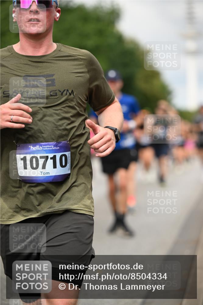 29.06.2025 - hella hamburg halbmarathon Dr. Thomas Lammeyer http://msf.ph/oto/8504334 29.06.2025 10:26:32 Kennedybrücke 1294, 1419, 1598, 1963, 2063, 2172, 2351, 2919, 3108, 3172, 3458, 3735, 3768, 3910, 3946, 3995, 4113, 4114, 4131, 4375, 4376, 4556, 4559, 4829, 5079, 6030, 6303, 6307, 6676, 6805, 6820, 6849, 6899, 6977, 7097, 7162, 7794, 8511, 8855, 8884, 8954, 9204, 9516, 9807, 10065, 10167, 10241, 10663, 10710, 10739, 10902, 10961, 11046 meine-sportfotos.de