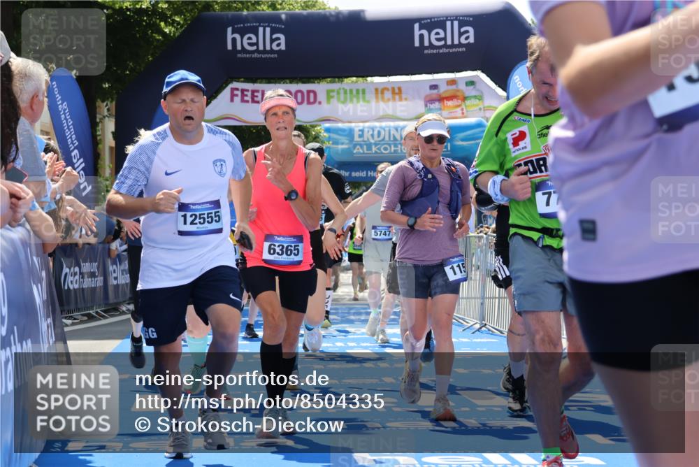 29.06.2025 - hella hamburg halbmarathon Strokosch-Dieckow http://msf.ph/oto/8504335 29.06.2025 11:36:57 Ziel 1159, 1160, 2132, 2496, 3053, 3660, 4316, 4884, 5747, 5786, 5829, 5830, 6171, 6329, 6365, 7749, 7750, 7764, 7778, 9819, 11676, 11988, 12472, 12555, 12892, 13103, 13375, 13537, 14179, 14470, 15032, 15171, 15304, 15331, 16129, 16304, 17305, 17307, 17789, 19230 meine-sportfotos.de