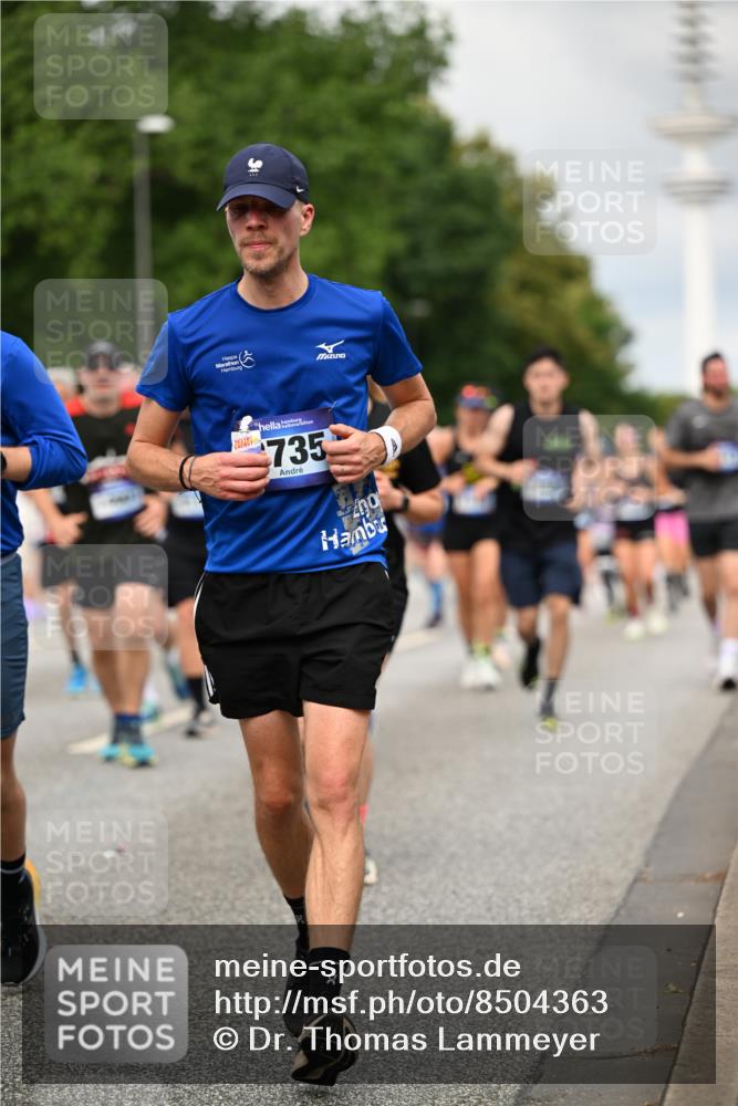 29.06.2025 - hella hamburg halbmarathon Dr. Thomas Lammeyer http://msf.ph/oto/8504363 29.06.2025 10:26:33 Kennedybrücke 1294, 1419, 1598, 1963, 2063, 2172, 2351, 2919, 3108, 3172, 3458, 3735, 3768, 3910, 3946, 3995, 4113, 4114, 4131, 4376, 4556, 4559, 4829, 5079, 6030, 6303, 6307, 6676, 6805, 6820, 6849, 6899, 6977, 7097, 7162, 7794, 8511, 8855, 8884, 8954, 9204, 9516, 9807, 10065, 10167, 10241, 10663, 10710, 10739, 10961, 11046 meine-sportfotos.de