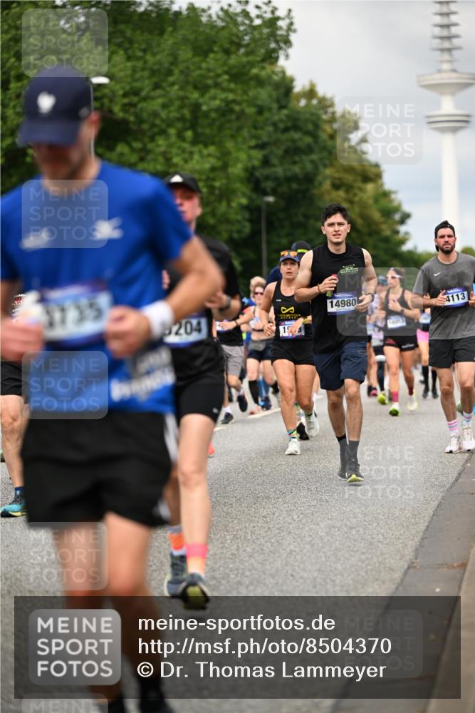 29.06.2025 - hella hamburg halbmarathon Dr. Thomas Lammeyer http://msf.ph/oto/8504370 29.06.2025 10:26:34 Kennedybrücke 1294, 1419, 1598, 1963, 2063, 2172, 2351, 2919, 3108, 3172, 3458, 3735, 3768, 3910, 3946, 3995, 4113, 4114, 4131, 4366, 4376, 4556, 4559, 4829, 4970, 5079, 6030, 6303, 6307, 6676, 6805, 6820, 6849, 6899, 6977, 7097, 7162, 7794, 8511, 8855, 8884, 8931, 8954, 9204, 9516, 9807, 10065, 10241, 10663, 10710, 10739, 10961, 11046 meine-sportfotos.de