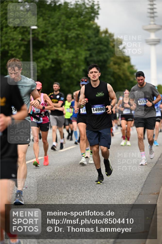 29.06.2025 - hella hamburg halbmarathon Dr. Thomas Lammeyer http://msf.ph/oto/8504410 29.06.2025 10:26:35 Kennedybrücke 1294, 1419, 1598, 1963, 2063, 2172, 2351, 2919, 3108, 3172, 3458, 3735, 3768, 3910, 3946, 3995, 4113, 4114, 4131, 4366, 4556, 4559, 4829, 4970, 5079, 6030, 6049, 6303, 6307, 6676, 6805, 6820, 6849, 6899, 6977, 7097, 7162, 7794, 7925, 8511, 8855, 8884, 8931, 8954, 9204, 9516, 9807, 10065, 10241, 10663, 10710, 10739, 10961, 11046 meine-sportfotos.de
