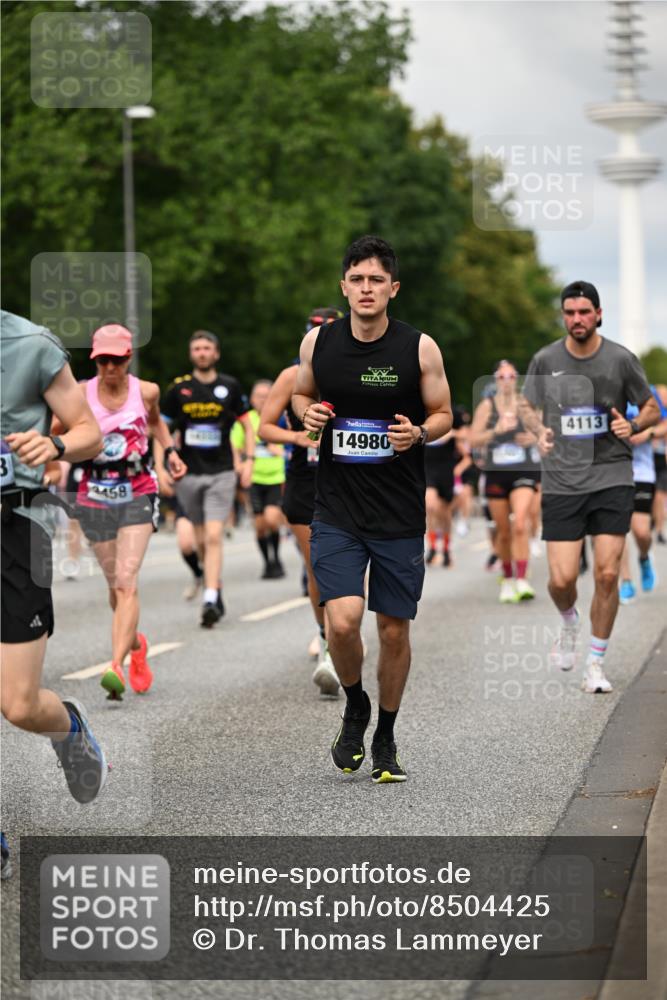 29.06.2025 - hella hamburg halbmarathon Dr. Thomas Lammeyer http://msf.ph/oto/8504425 29.06.2025 10:26:36 Kennedybrücke 1294, 1419, 1598, 1963, 2063, 2172, 2351, 2919, 3108, 3172, 3458, 3735, 3768, 3910, 3946, 3995, 4113, 4114, 4131, 4366, 4556, 4559, 4829, 4970, 5079, 6030, 6049, 6303, 6307, 6805, 6820, 6826, 6849, 6899, 6977, 7097, 7162, 7794, 7925, 8511, 8855, 8884, 8931, 8954, 9204, 9516, 9807, 10065, 10210, 10241, 10663, 10710, 10739, 10961, 11046 meine-sportfotos.de