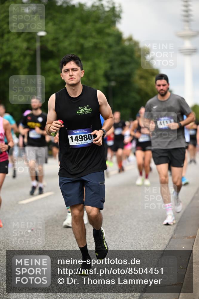29.06.2025 - hella hamburg halbmarathon Dr. Thomas Lammeyer http://msf.ph/oto/8504451 29.06.2025 10:26:37 Kennedybrücke 1294, 1419, 1598, 1963, 2063, 2172, 2351, 2919, 3108, 3172, 3458, 3735, 3768, 3910, 3946, 3995, 4113, 4114, 4131, 4366, 4556, 4559, 4829, 4970, 5079, 6030, 6049, 6303, 6307, 6805, 6820, 6826, 6849, 6899, 6977, 7097, 7162, 7794, 7925, 8511, 8855, 8884, 8931, 9204, 9516, 9807, 10065, 10210, 10241, 10663, 10710, 10739, 10917, 10961, 11046 meine-sportfotos.de