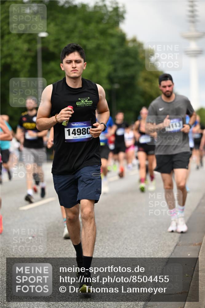 29.06.2025 - hella hamburg halbmarathon Dr. Thomas Lammeyer http://msf.ph/oto/8504455 29.06.2025 10:26:37 Kennedybrücke 1294, 1419, 1598, 1963, 2063, 2172, 2351, 2919, 3108, 3172, 3458, 3735, 3768, 3910, 3946, 3995, 4113, 4114, 4131, 4366, 4556, 4559, 4829, 4970, 5079, 6030, 6049, 6303, 6307, 6805, 6820, 6826, 6849, 6899, 6977, 7097, 7162, 7794, 7925, 8511, 8855, 8884, 8931, 9204, 9516, 9807, 10065, 10210, 10241, 10663, 10710, 10739, 10917, 10961, 11046 meine-sportfotos.de