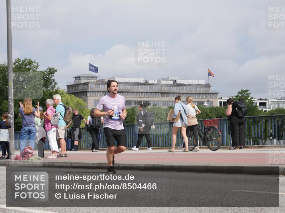 29.06.2025 - hella hamburg halbmarathon Luisa Fischer http://msf.ph/oto/8504466 29.06.2025 10:15:45 Kennedybrücke 6323, 1020, 1051, 2531, 2942, 3360, 4532, 6489, 7873, 8398, 8405, 9705 meine-sportfotos.de